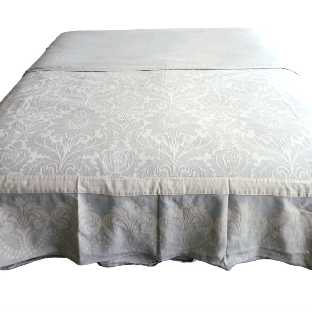 GLUCKSTEINHOME 100% Cotton Luxury Damask Queen Duvet Cover in Sage Gray